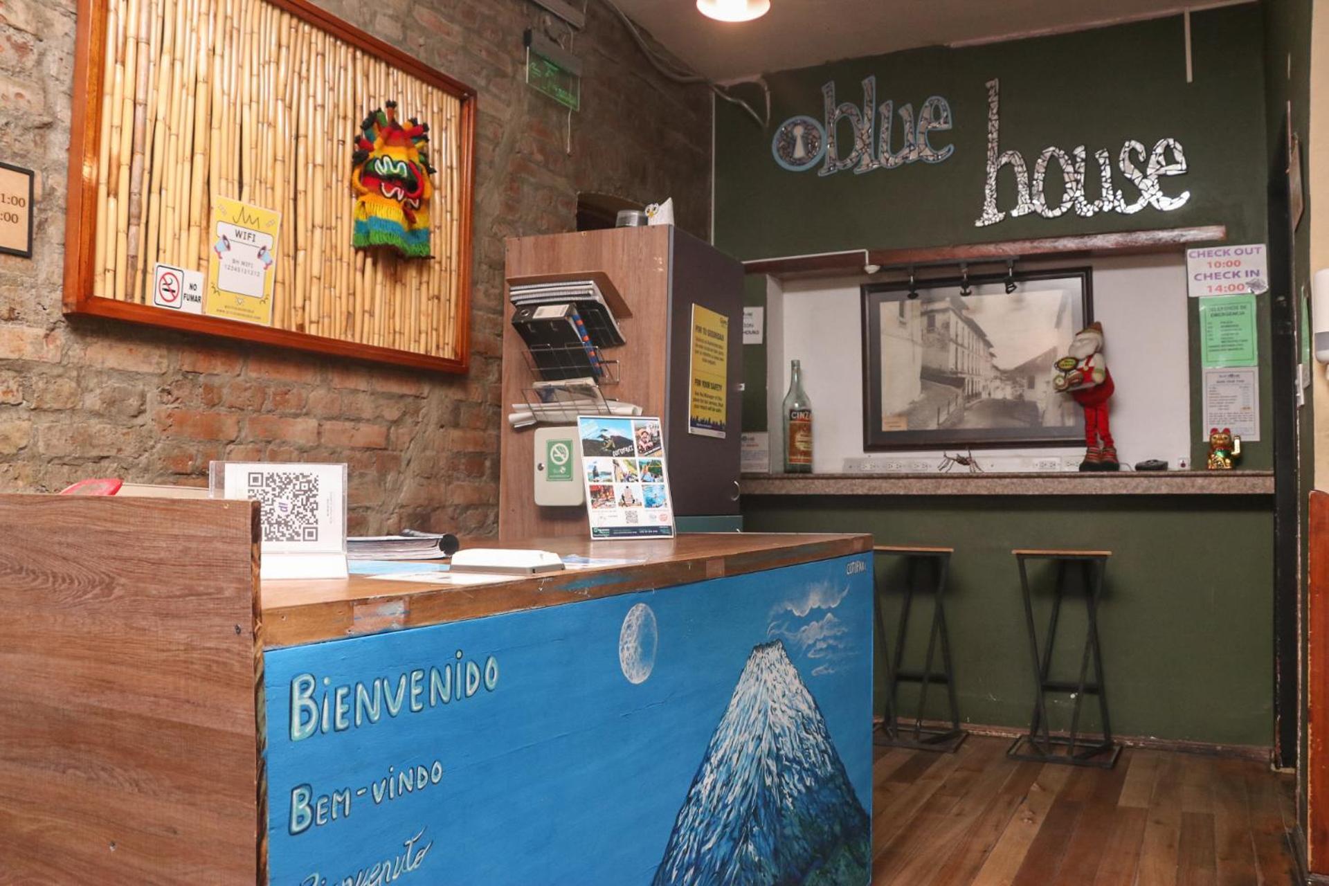 Blue House Youth Hostel Quito Buitenkant foto