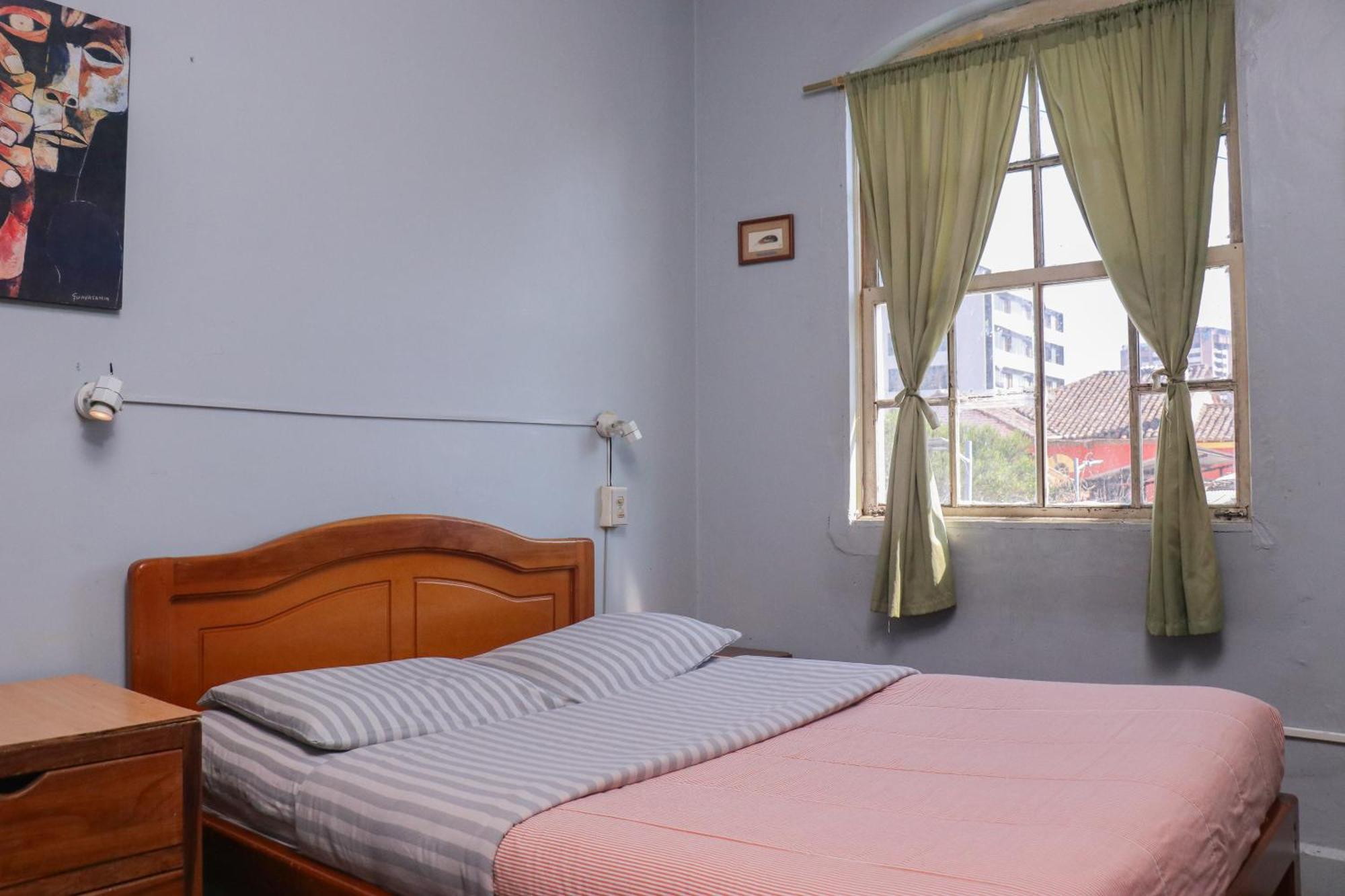 Blue House Youth Hostel Quito Buitenkant foto
